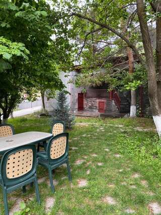Хостелы Paro Heritage House Бюракан-0